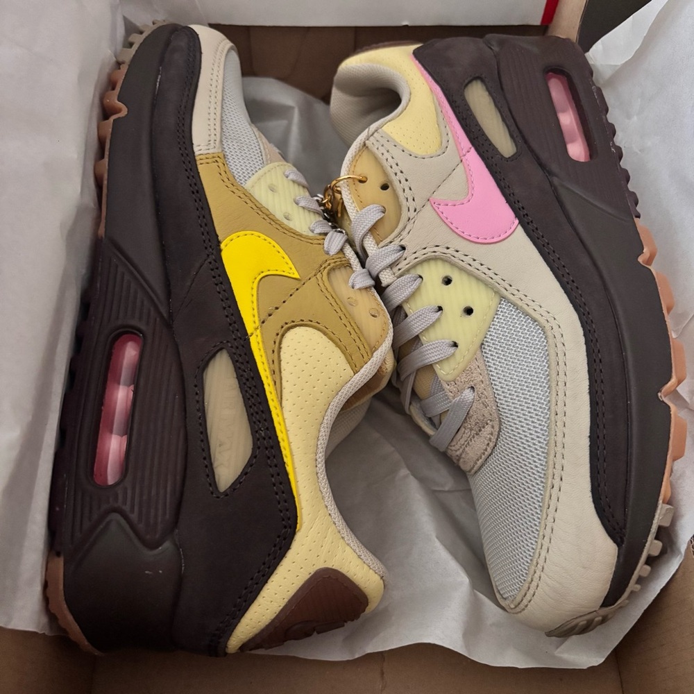 Nike Wmns Air Max 90 'Cuban Link' Size 8.5